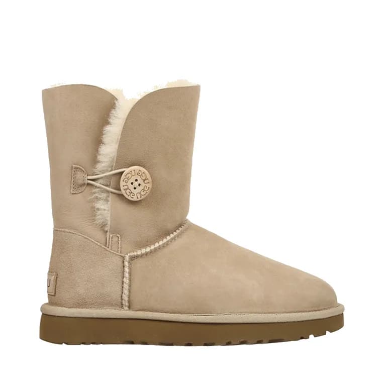 UGG WOMEN'S CLASSIC BAILEY BUTTON — Sand